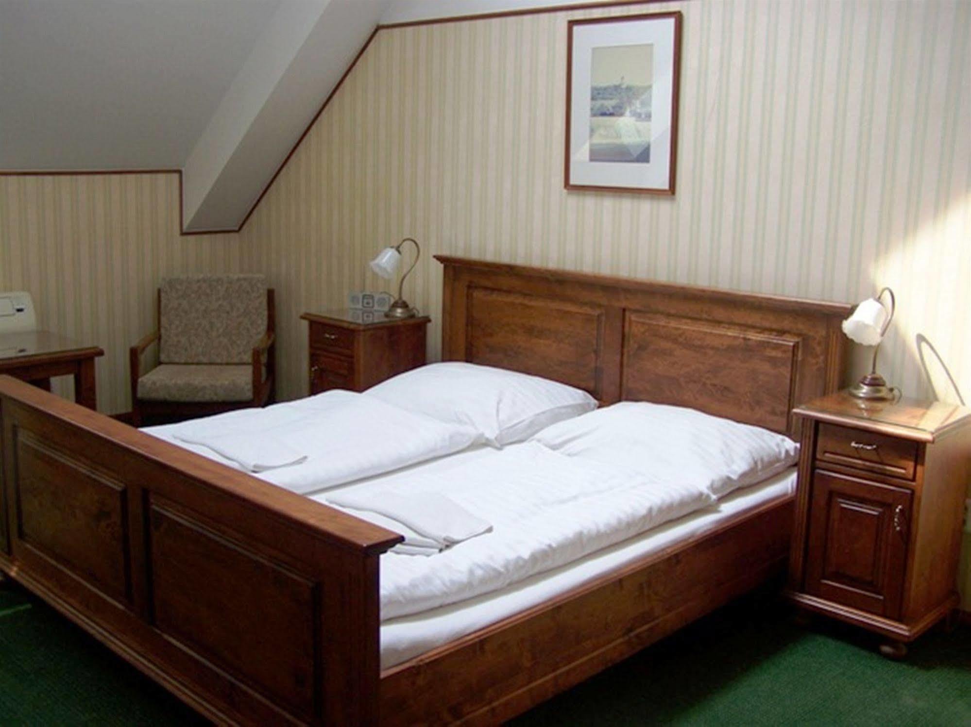 Hotel Pariz Jičín 외부 사진